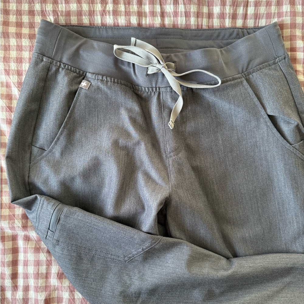 Figs Women's Charcoal Joggers